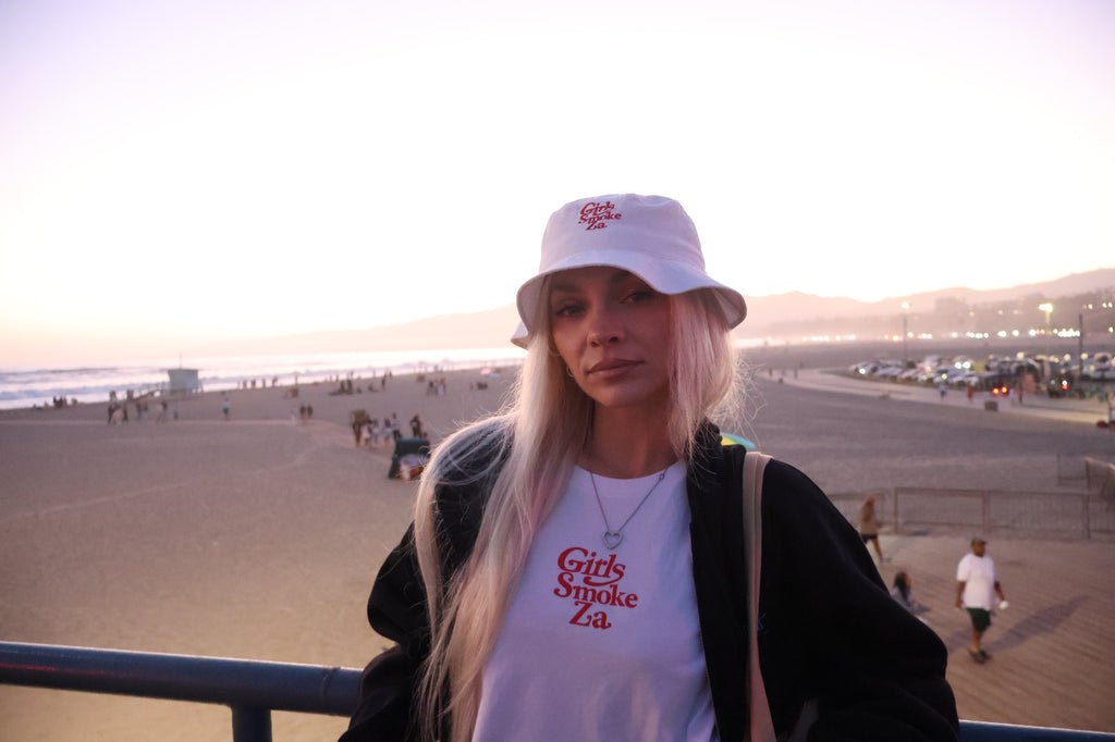 Girls Smoke Za Bucket Hat (white)