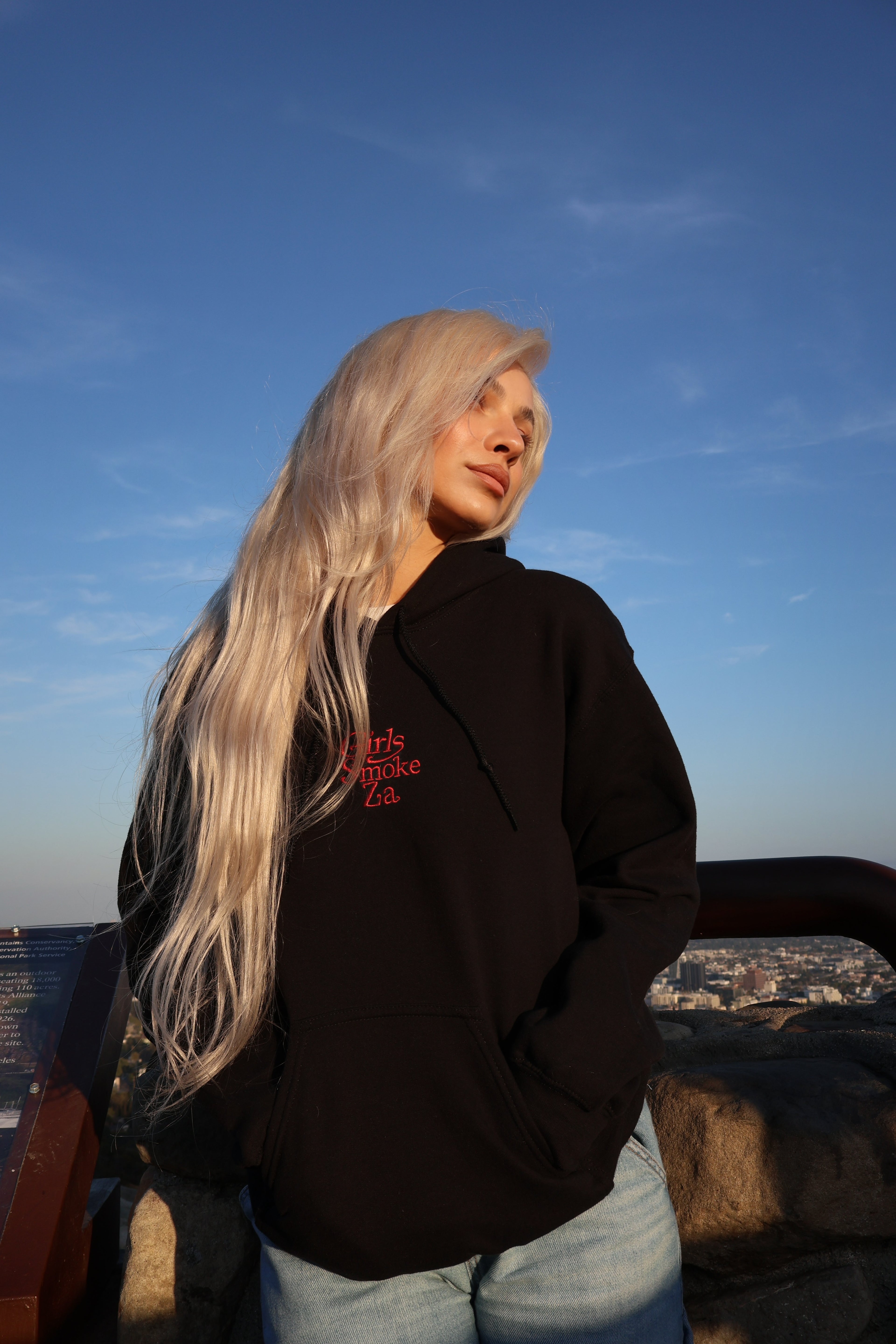 Girls Smoke Za Hoodie (black)